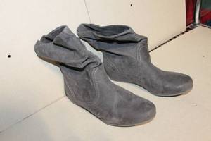 lot 149 image: Pair of Grey Suede Womens Boots Size 8