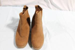 lot 167 image: Womens Size 9 Brown Suede Ankle Boots with Wedge Heel