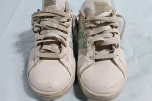 lot 168 image: Adidas Cloudfoam White Sneakers Size 9.5