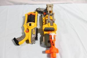 lot 177 image: Nerf N-Strike Barricade RV-10 and Stampede ECS Blasters