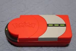 lot 244 image: Vintage Pokmon Electronic Pokdex Toy