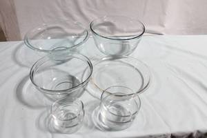 lot 254 image: Set of 7 Clear Glass Mixing and Serving Bowls