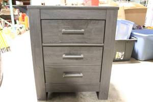 lot 259 image: Three-Drawer Wooden Cabinet