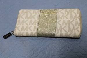 lot A-287 image: Michael Kors Beige Wallet with Gold Glitter Accent