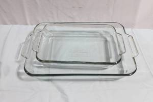 lot 325 image: Set of 2 Glass Baking Dishes with Handles