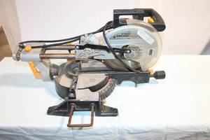 lot 332 image: Chicago Electric 10-inch Compound Sliding Miter Saw