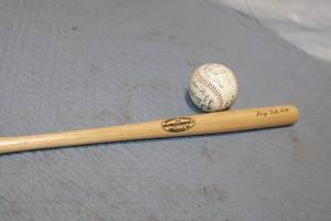 lot 345 image: Set of Louisville Slugger Baseball Bat and Signed Ball