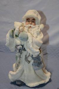 lot 357 image: Vintage Santa Claus Figurine with Snowman, 13-inch