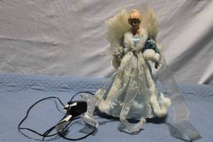 lot 358 image: Lighted Porcelain Angel Christmas Tree Topper