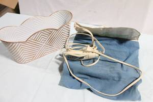 lot 371 image: Vintage Electric Heating Pad and Decorative Ceramic Planter