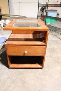 lot 376 image: Wooden Display Cabinet with Glass Top and Drawer