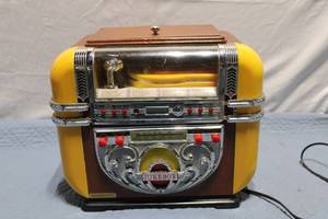 lot 404 image: Vintage Style Jukebox by Polyconcept USA, Inc.