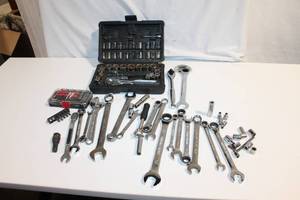 lot 419 image: Stanley 68-Piece Socket Set with Assorted Hand Tools