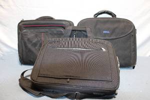 lot 461 image: Lot of 3 Used Laptops with Dell Carrying Case