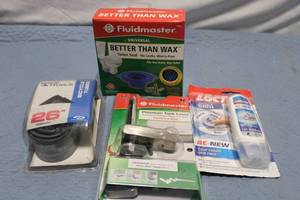 lot 473 image: Household Plumbing and Biking Accessory Bundle