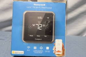lot 476 image: Honeywell Lyric T5 Wi-Fi Thermostat with Installation Guide