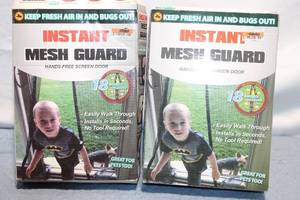 lot 485 image: Set of 2 Instant Mesh Guard Hands-Free Screen Doors