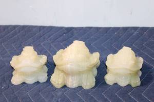 lot 1310 image: Set of 3 Oriental Jade Three-Legged Toads for Luck and Prosperity