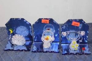 lot 1321 image: Set of 3 Decorative Glass Art Pieces with Blue Mirror Bases