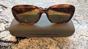 lot 20 image: Ray-Ban Heritage W2541 Tortoise Sunglasses with Case