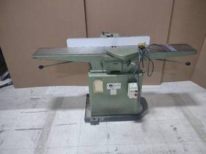 lot 5 image: Grizzly Model MP-9 8 Jointer, 220 ...