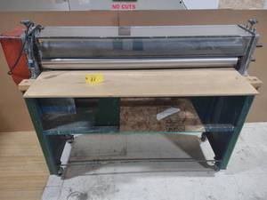 lot 11 image: Walco Model 60A4 52 Pinch Roller...