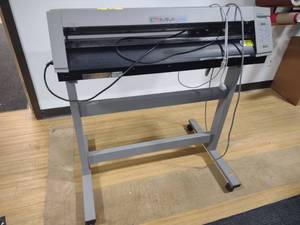 lot 24 image: Roland Model CM300 Camm-1 Pro Vinyl...