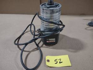 lot 52 image: Porter Cable Router, 75182...