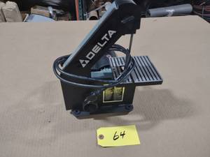 lot 64 image: Delta 1 Belt Sander...