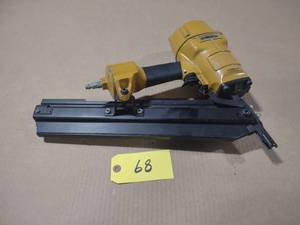 lot 68 image: Bostitch Framing Nailer...