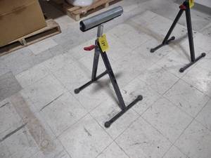 lot 134 image: Wolfcraft 11 Adjustable Height Rol...