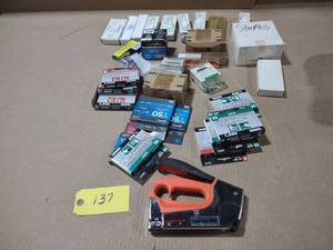 lot 137 image: Staple Gun & Staples...