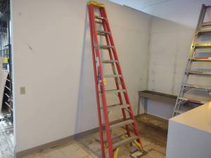 lot 143 image: Werner 10 Fiberglass Step Ladder...