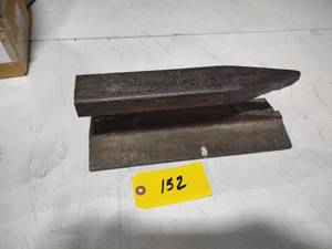lot 152 image: Railroad Track Anvil, 13.5...