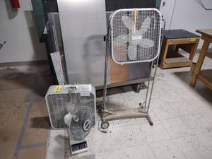 lot 254 image: (3) Fans...