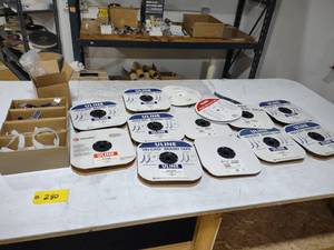lot 280 image: Assorted Velcro...