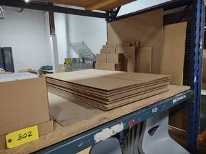 lot 302 image: Assorted Boxes & Foam Corners...