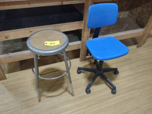 lot 310 image: Stool & Chair...