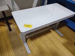 lot 332 image: Tresanti Electric Adjustable Height...