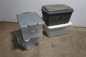 lot 8 image: Totes, file totes