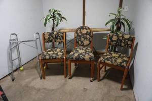 lot 11 image: No-Sale Lot home decor-chairs, artificial trees