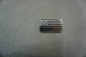 lot 17 image: 1oz .999 fine silver. American flag design