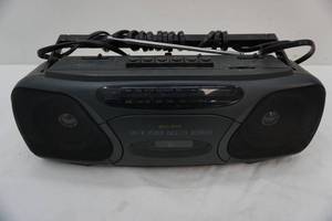 lot 33 image: AMFM stereo cassette recorder
