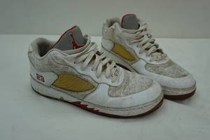 lot 38 image: Nike Air Jordans Mens Size 12
