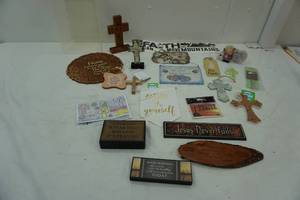 lot 58 image: Home Decor lot