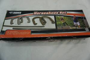 lot 60 image: Horseshoe Set