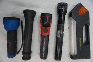 lot 75 image: flashlight lot