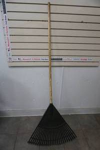 lot 85 image: lawn rake