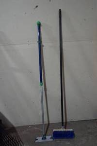 lot 101 image: deck brush and Norwex mop