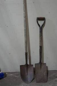 lot 102 image: sand spade and square spade